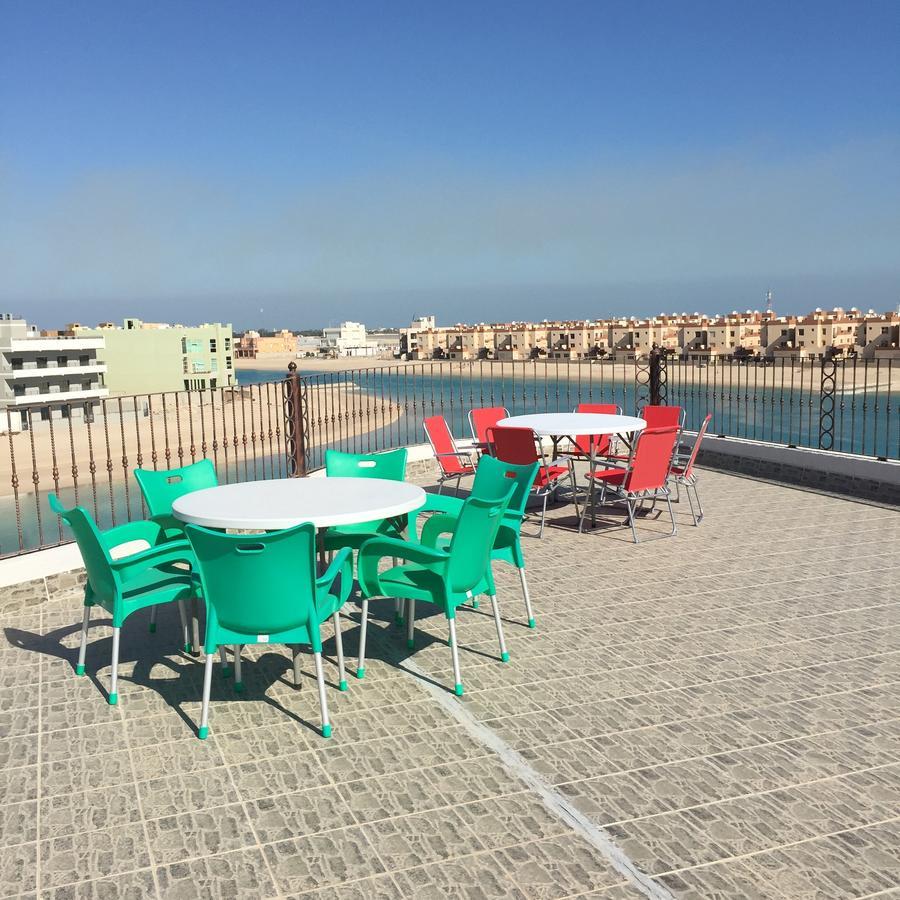 منتجع اليال Alyal Resort Al Khiran Luaran gambar