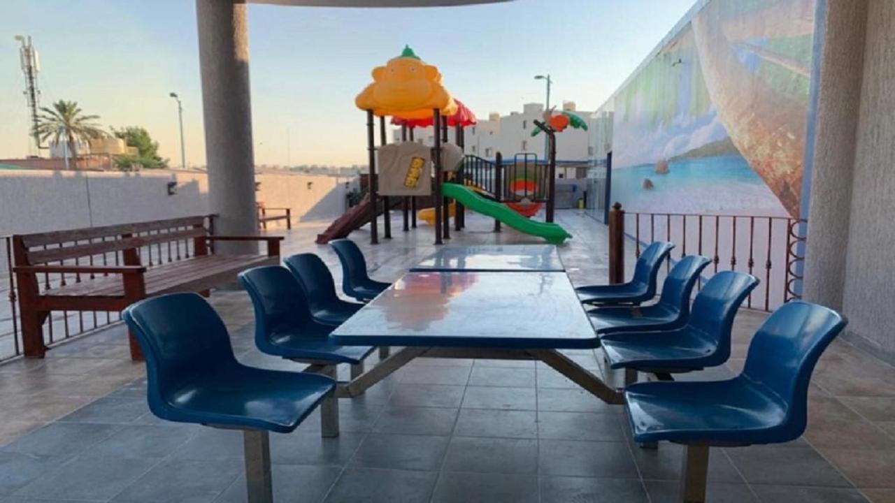 منتجع اليال Alyal Resort Al Khiran Luaran gambar
